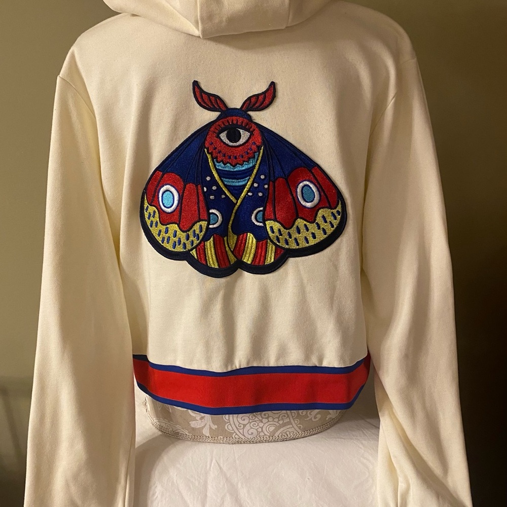 Adidas Originals Cropped Hoodie with Moth Graphic SZ XL